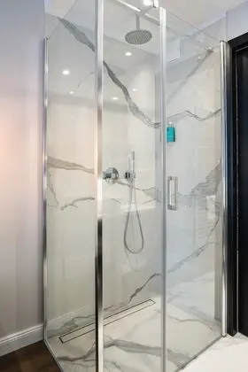 Comfort Tek Büyük veya İki Ayrı Yataklı Oda, 1 Yatak Odası, Özel Banyo, Bahçe Manzaralı