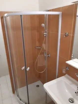 Classic Tek Büyük Yataklı Oda