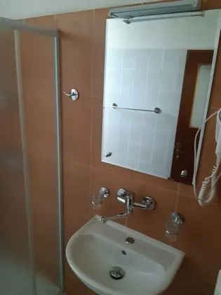 Classic Tek Büyük Yataklı Oda