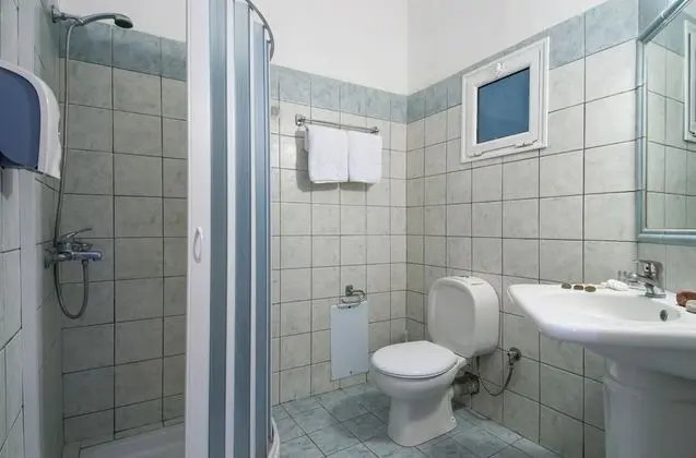 Üç Kişilik Oda, Kısmi Deniz Manzaralı