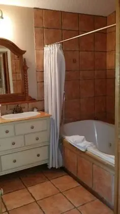 Deluxe Oda, 1 En Büyük (King) Boy Yatak, Sıcak Su Küveti, Bahçe Manzaralı