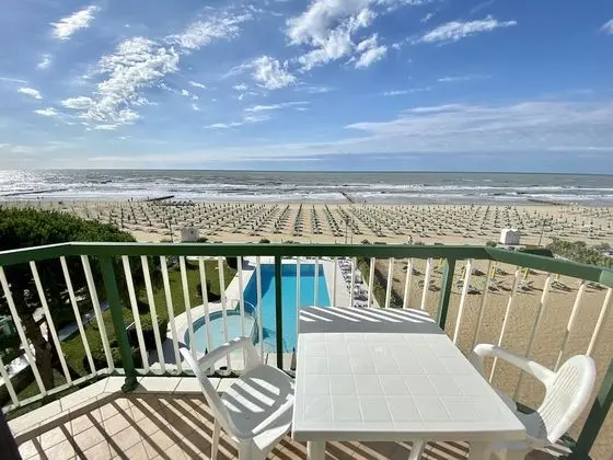 Dört Kişilik Oda, Balkon, Deniz Manzaralı