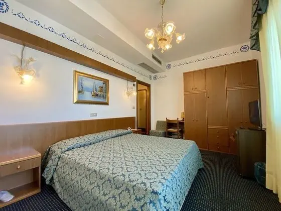 Tek Büyük veya İki Ayrı Yataklı Oda, Balkon, Deniz Manzaralı