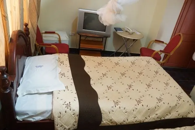 Standard Tek Büyük Yataklı Oda