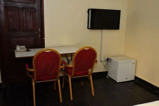 Standard Tek Büyük Yataklı Oda