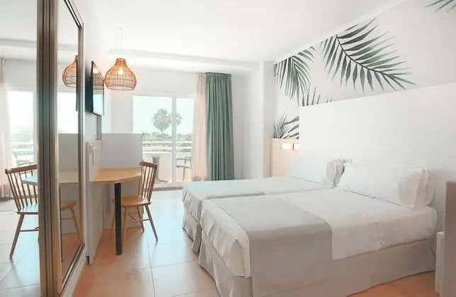 Double/Twin room balcony sea/pool views