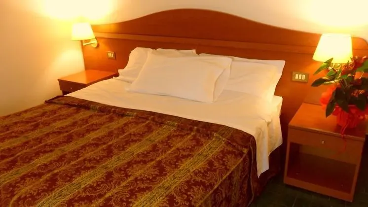 Büyük Yataklı Tek Kişilik Oda