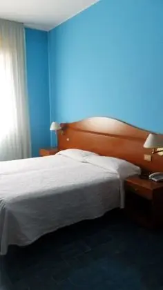 Büyük Yataklı Tek Kişilik Oda