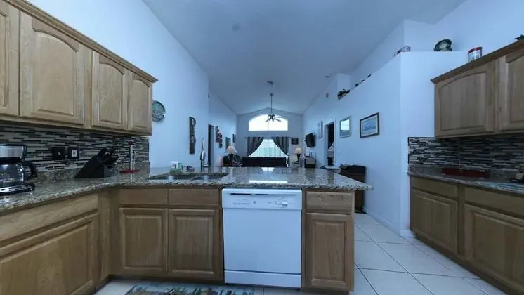 4 bedroom, 3 bathroom Private Pool Home