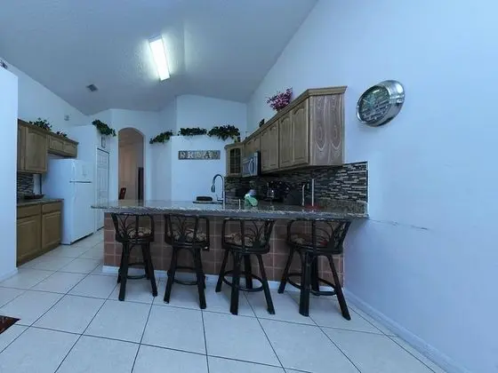 4 bedroom, 3 bathroom Private Pool Home