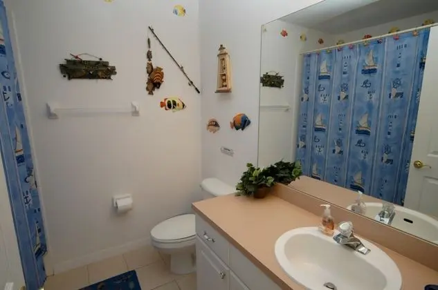 4 bedroom, 3 bathroom Private Pool Home