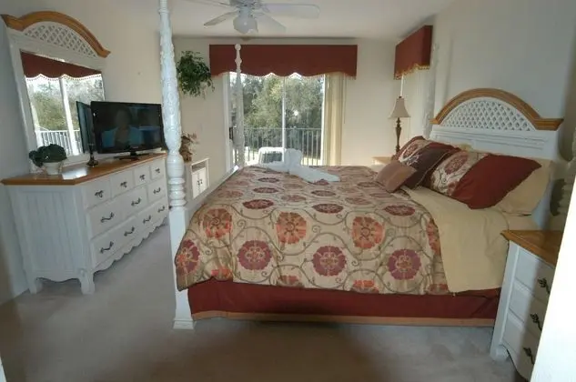 5 bedroom, 3 bathroom Private Home