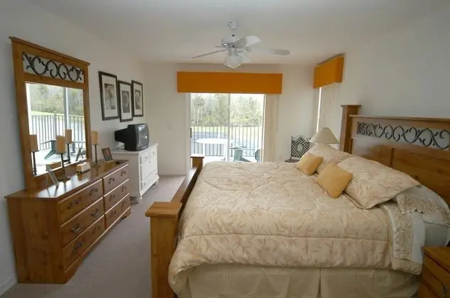 5 bedroom, 3 bathroom Private Home