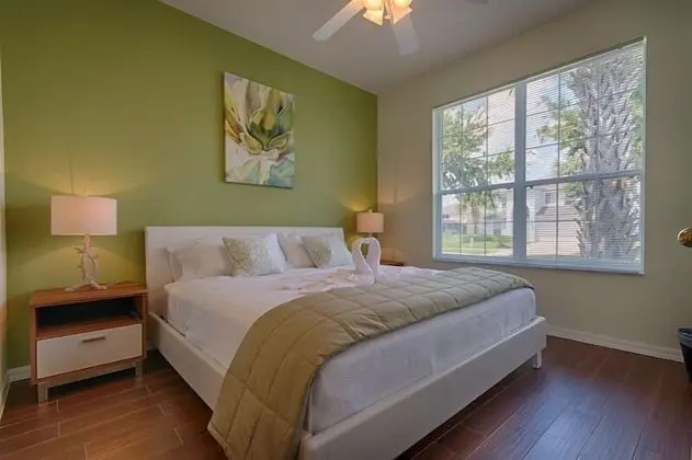 5 bedroom, 3 bathroom Private Home