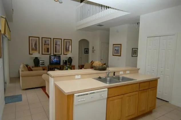 5 bedroom, 3 bathroom Private Home
