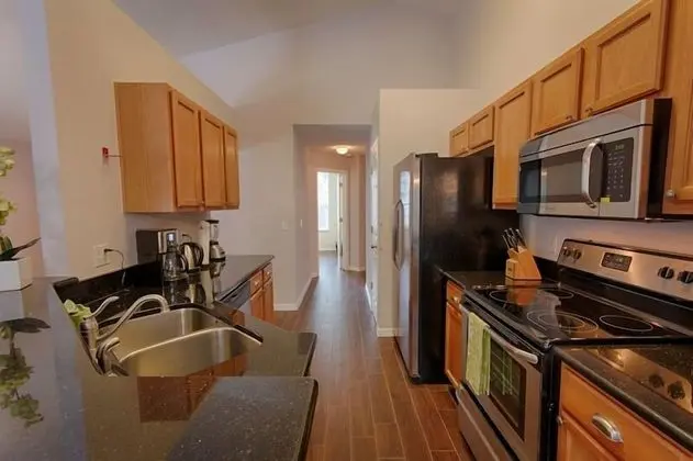 5 bedroom, 3 bathroom Private Home
