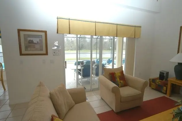 5 bedroom, 3 bathroom Private Home