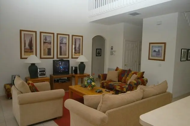 5 bedroom, 3 bathroom Private Home