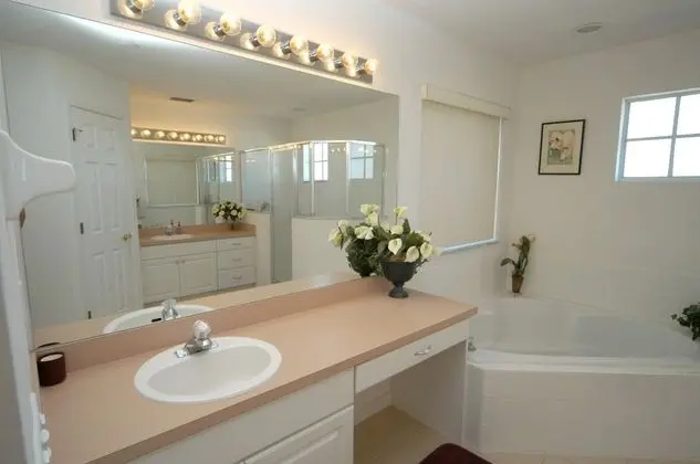 5 bedroom, 3 bathroom Private Home