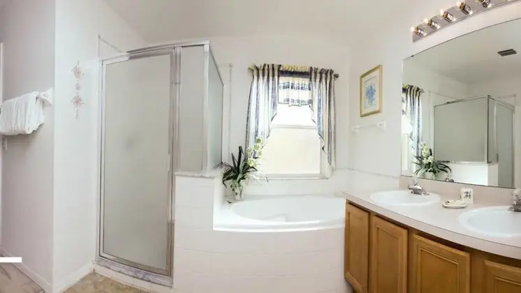 5 bedroom, 3 bathroom Private Home