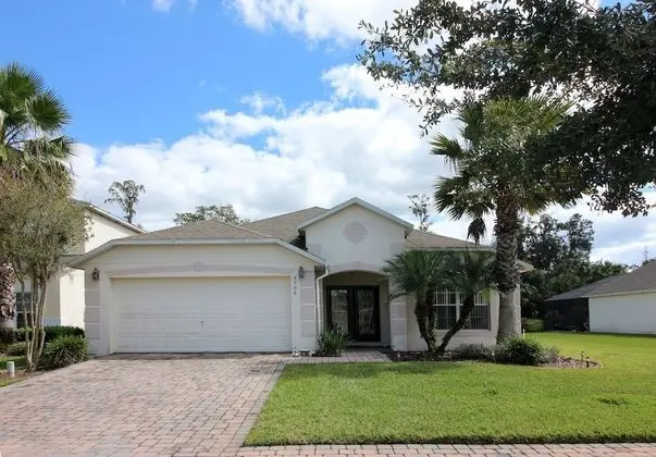 5 bedroom, 3 bathroom Private Home
