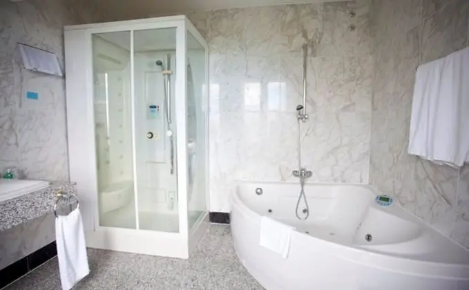 Junior Süit, 1 En Büyük (King) Boy Yatak, Sıcak Su Küveti