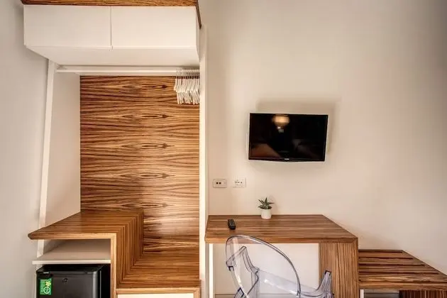 Tek Büyük veya İki Ayrı Yataklı Oda, Havuz Manzaralı
