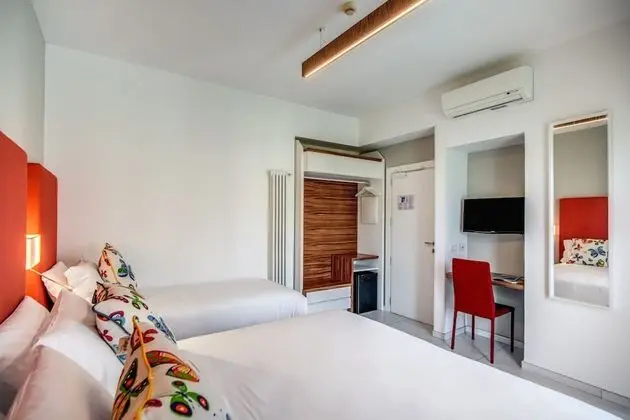 Üç Kişilik Oda