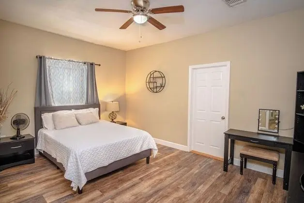 Ev (3 Bedrooms)