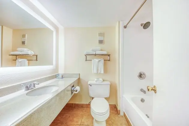 Standard Oda, 2 Büyük (Queen) Boy Yatak, Havuz Manzaralı (Standard Double Room Poolview)