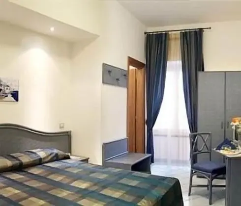Standard Tek Büyük Yataklı Oda