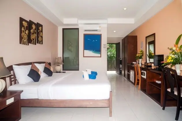 Deluxe Room Pool View