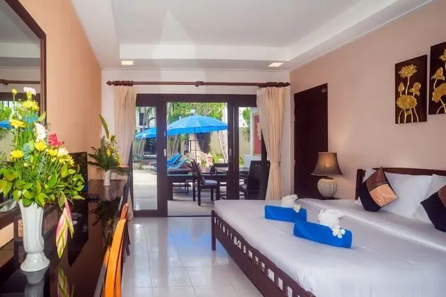 Deluxe Room Pool View