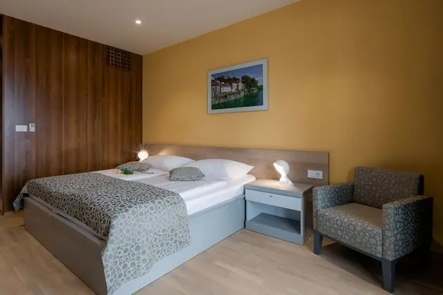 Tek Büyük Yataklı Oda