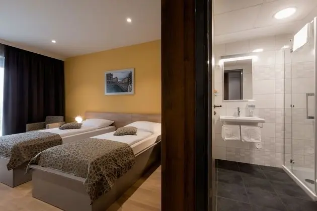 Tek Büyük Yataklı Oda, Balkon