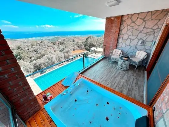 Suite With Jacuzzi