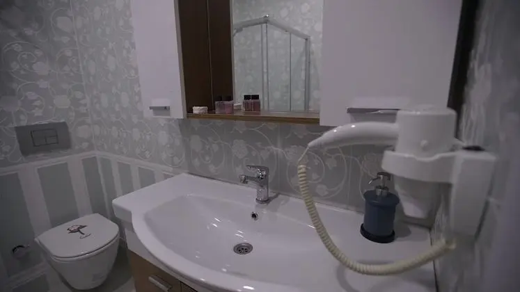 Bathroom shower
