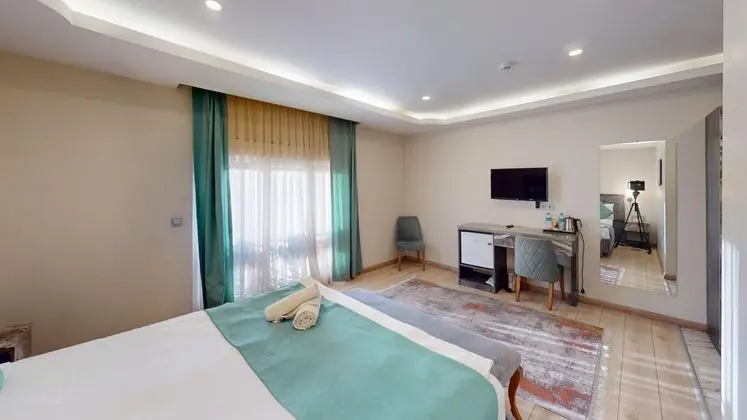 Standart Oda, Kara Manzaralı