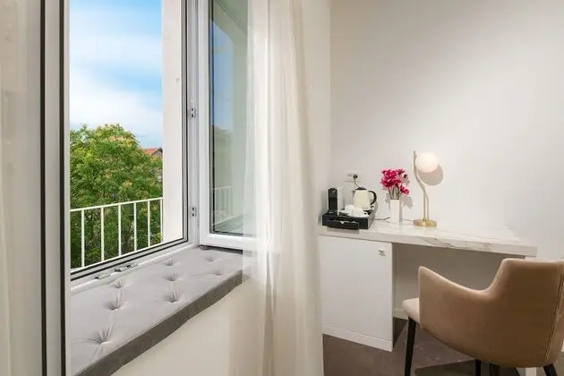 Deluxe Tek Büyük veya İki Ayrı Yataklı Oda, Balkon