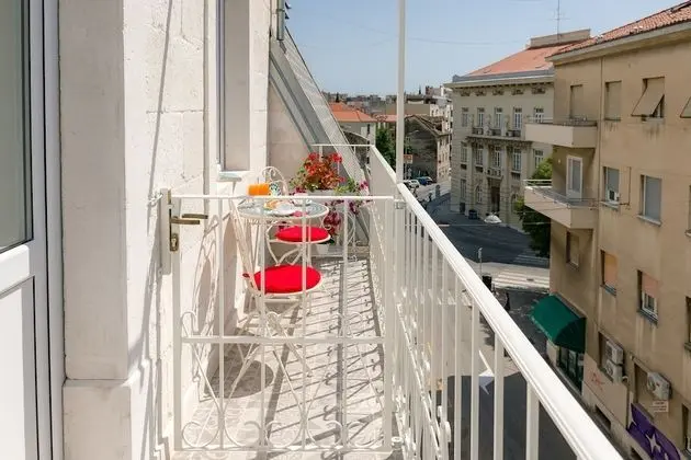 Deluxe Tek Büyük veya İki Ayrı Yataklı Oda, Balkon