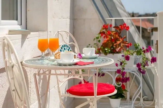 Deluxe Tek Büyük veya İki Ayrı Yataklı Oda, Balkon