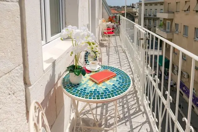 Deluxe Tek Büyük veya İki Ayrı Yataklı Oda, Balkon