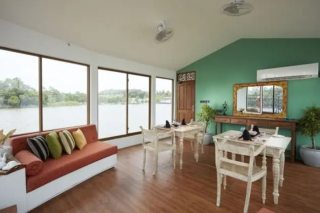 Deluxe Kulübe, 1 Büyük (Queen) Boy Yatak, Sigara İçilmez, Göl Manzaralı