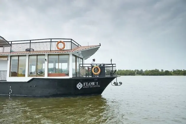 Deluxe Kulübe, 1 Büyük (Queen) Boy Yatak, Sigara İçilmez, Göl Manzaralı