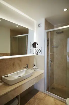 Deluxe Büyük Yataklı Tek Kişilik Oda