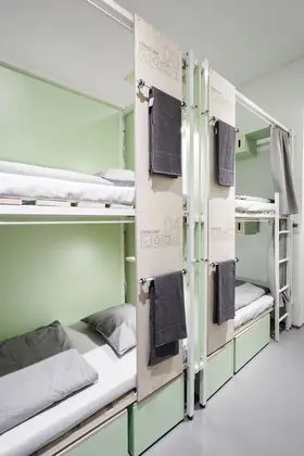 Standard 6-Bed Mixed Dorm - Shared Bathroom