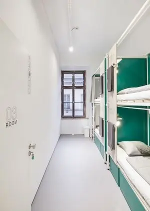 Standard 8-Bed Mixed Dorm - Private Bathroom
