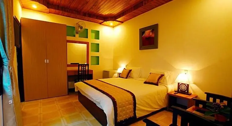 Deluxe Üç Kişilik Oda, Bahçe Manzaralı