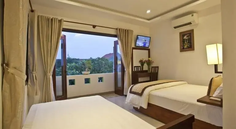 Deluxe Üç Kişilik Oda, Bahçe Manzaralı