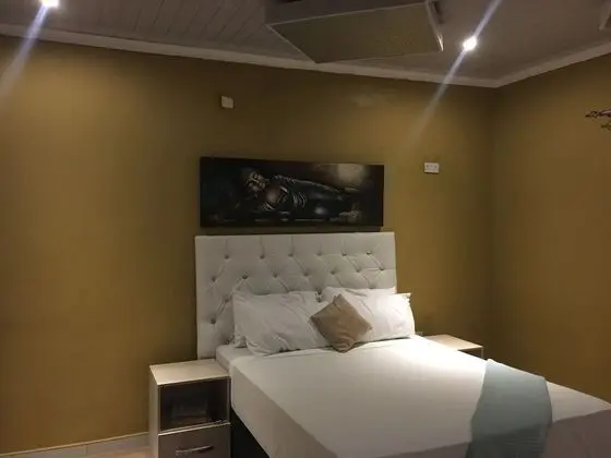 Comfort Tek Büyük Yataklı Oda